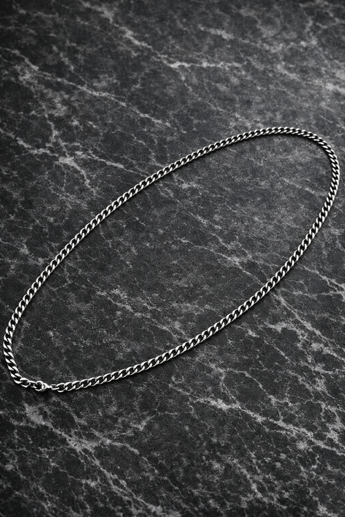 ארנק עור איכותי לגבר 10 על 8.5 ס"מ + שרשרת אל-חלד רוחב 5 מ"מ אורך 60 ס"מ