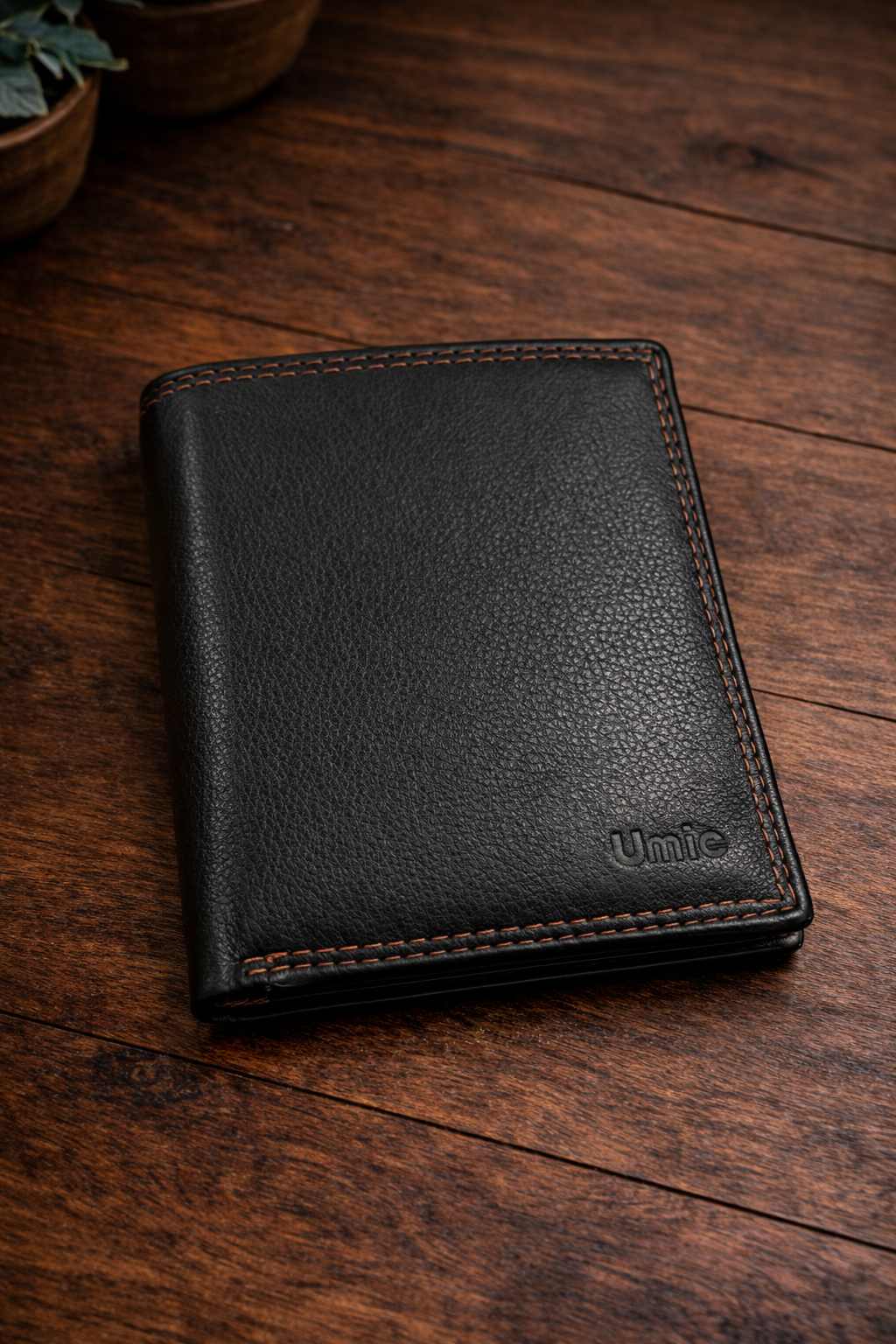 ארנק עור איכותי צבע חום כהה לגבר גודל 11.5 ס"מ על 9.5 ס"מ