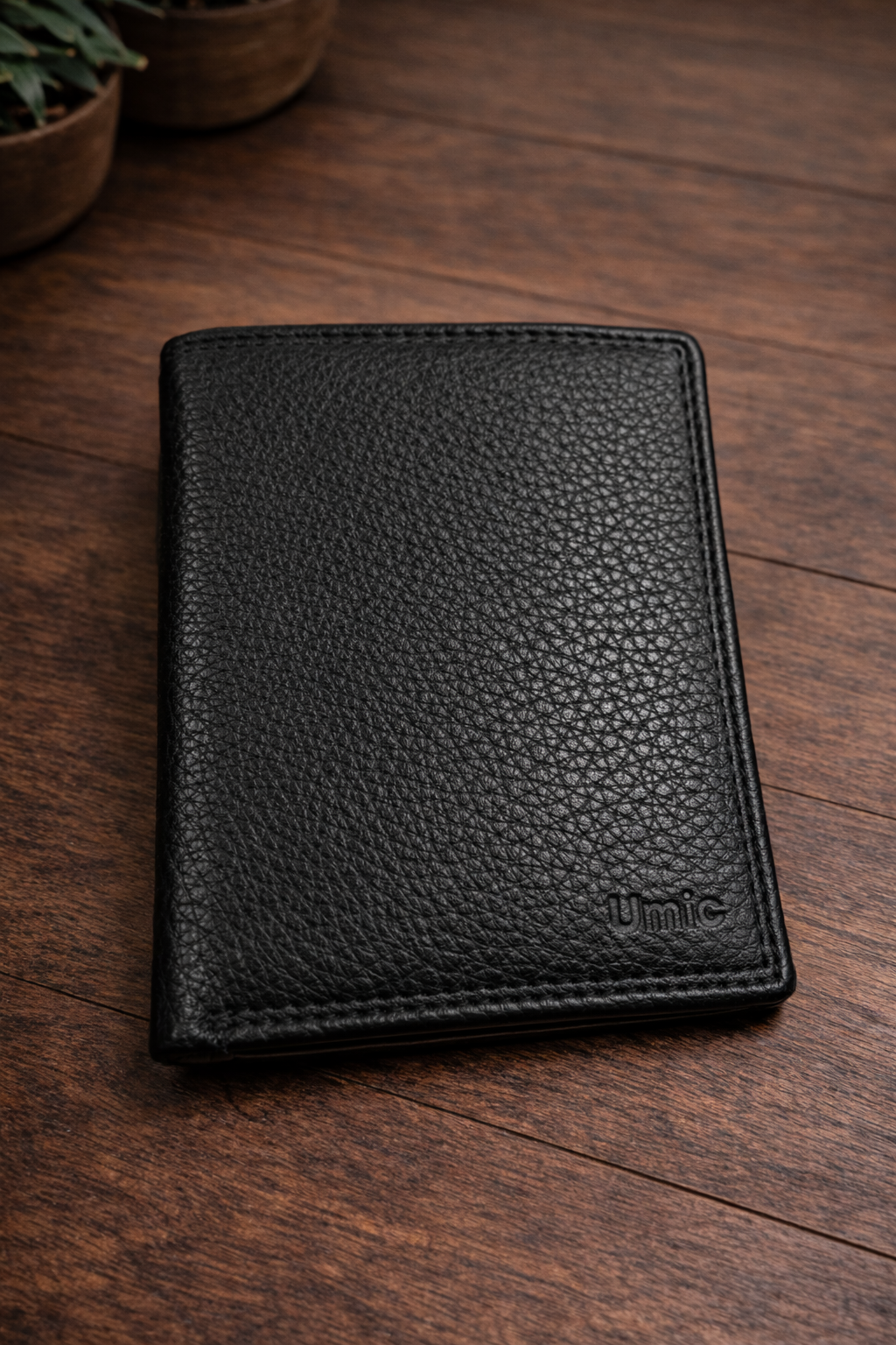 ארנק עור איכותי צבע שחור לגבר גודל 11.5 ס"מ על 9.5 ס"מ